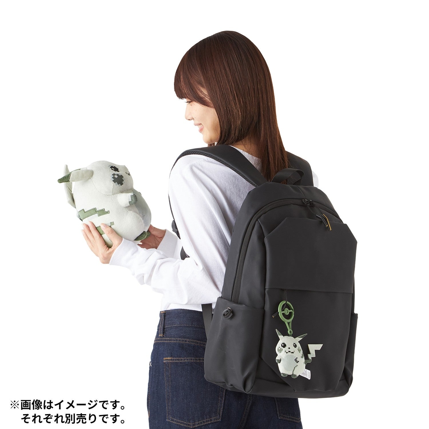 30週年最初的皮卡丘爬山扣公仔
